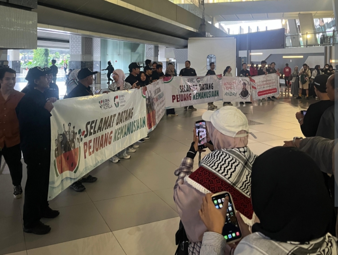 Tangis Haru Sambut Kepulangan 9 WNI Aktivis Kemanusiaan Gaza di Tanah Air 3 WhatsApp Image 2026 05 25 at 09.10.09