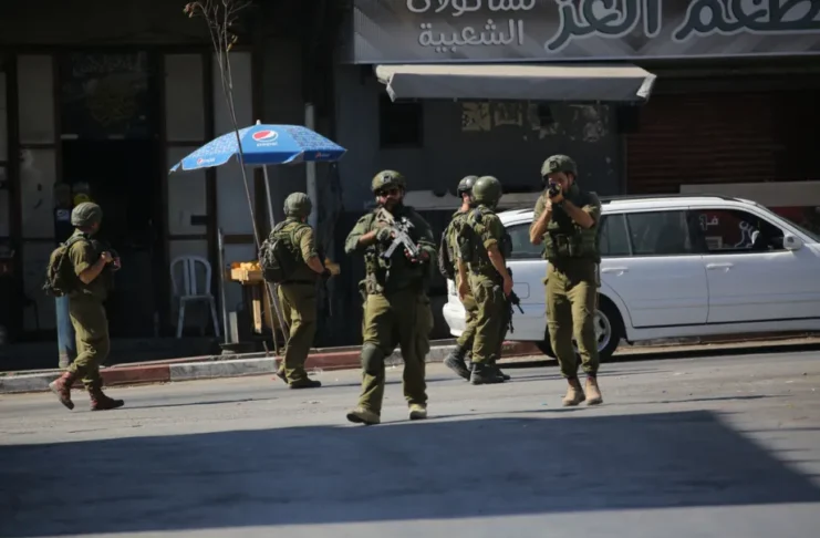 Pasukan Israel Razia Tepi Barat, Pemukim Serang Jaringan Air Warga Tubas